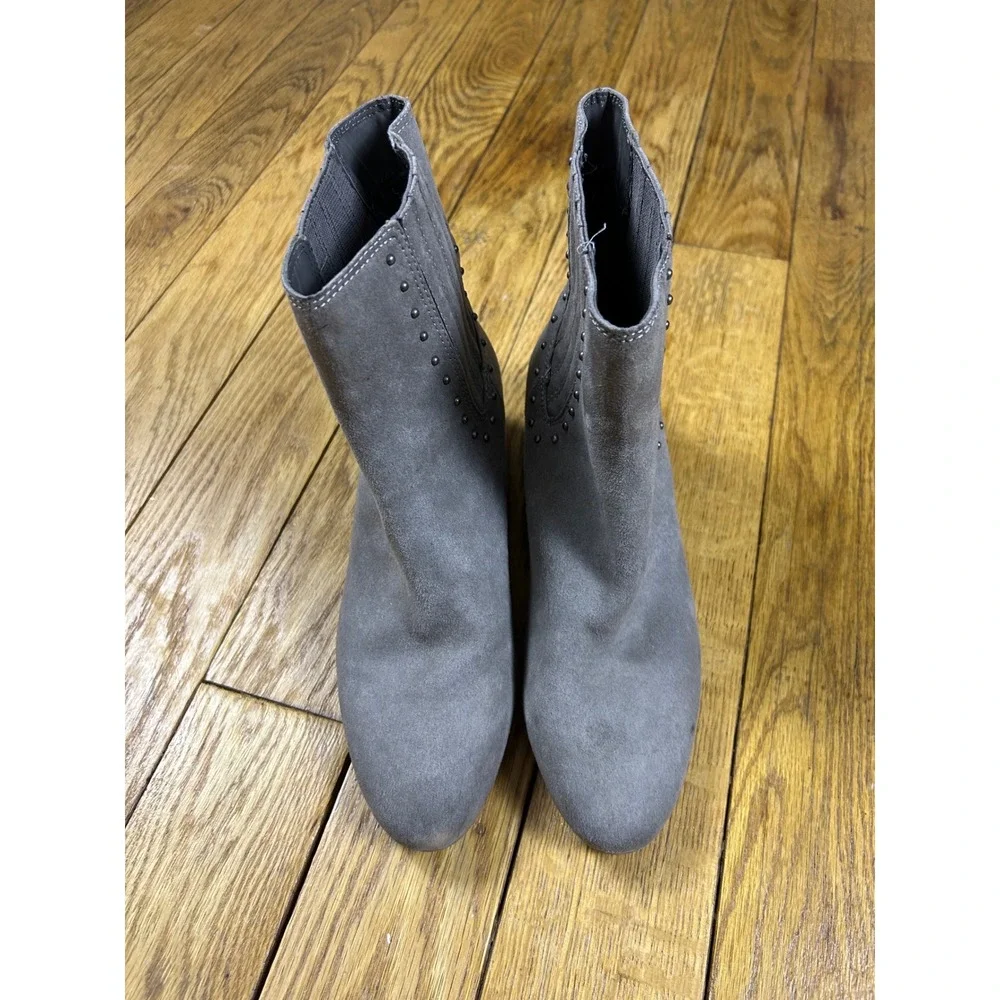 A2 Grey Suede Studded Ankle Boots Block‎ Heel Elastic Gore Size 7.5